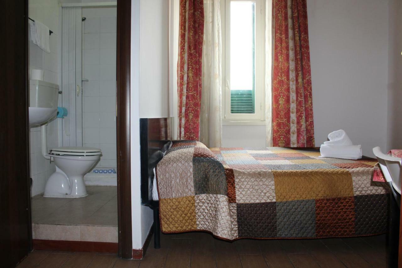 Light Inn Affittacamere Roma Ngoại thất bức ảnh